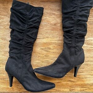 Black kitten heel boots